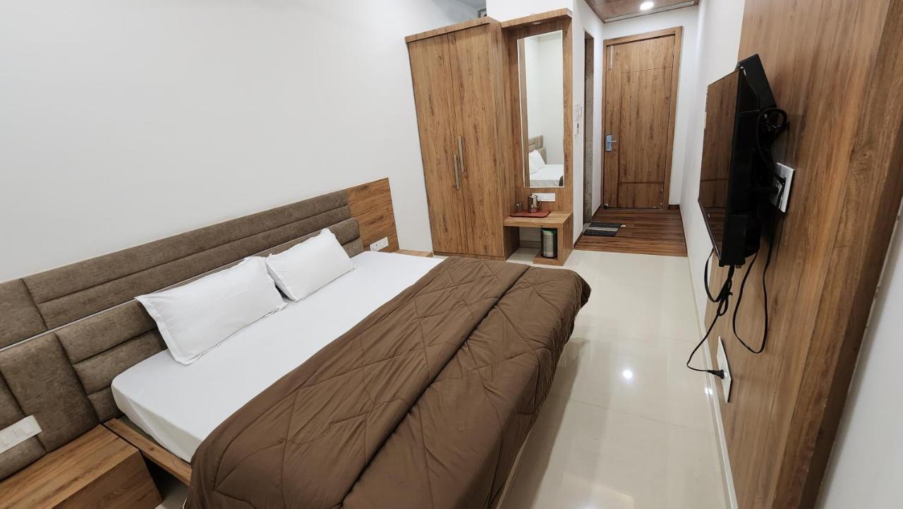 Hotel Aanandam Greens Sehore Zewnętrze zdjęcie